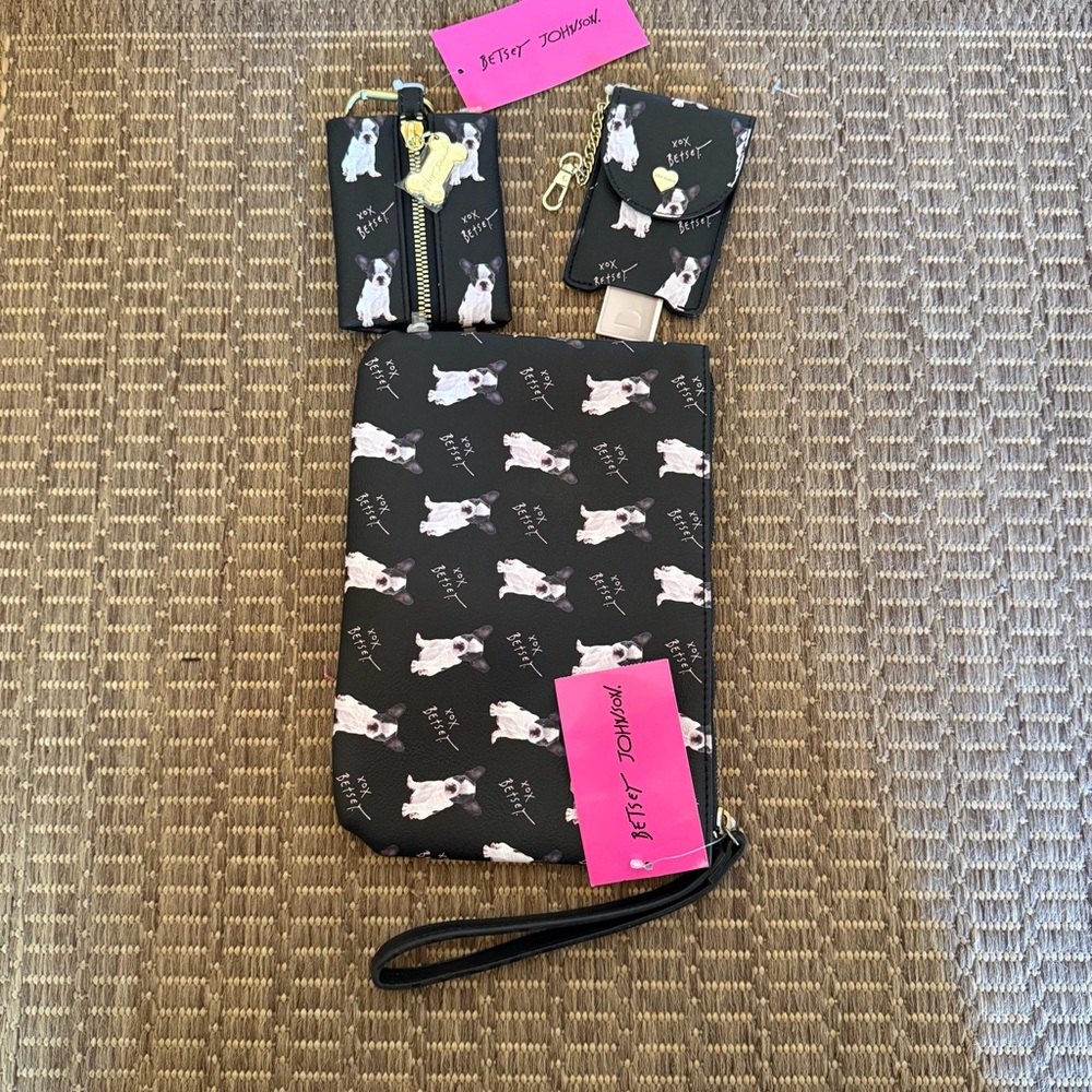 NWT Betsey Johnson Bulldog Accessories Wristlet, Coin Pouch & Hand Sanitizer - Picture 2 of 5